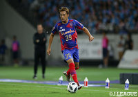 ペナルティエリア手前からクロスバー直撃の強烈なシュートを放った大森 晃太郎（FC東京）【明治安田Ｊ１ 第25節 FC東京vs鳥栖】