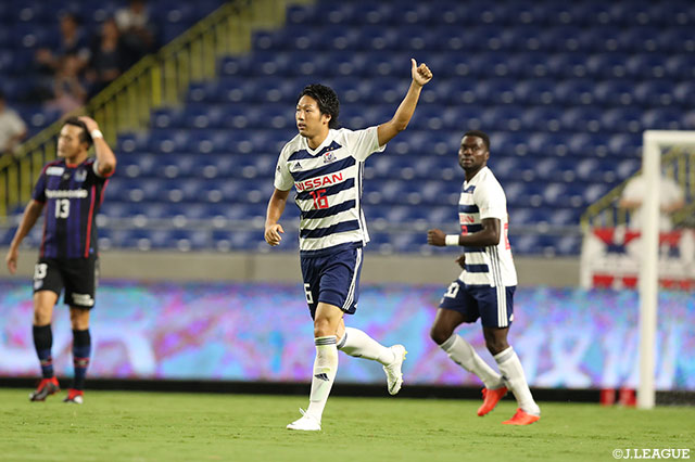 開始2分、味方からの低い弾道のクロスに飛び込んだ伊藤 翔が冷静にゴールに流し込み、横浜FMが早々に先制【ルヴァンカップ 準々決勝　第1戦 Ｇ大阪vs横浜FM】