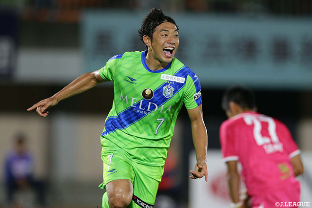 右サイドからのクロスに梅崎 司が合わせ、湘南が追加点を奪う【ルヴァンカップ 準々決勝　第1戦 湘南vsＣ大阪】