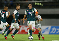 相模原は谷澤 達也（#8）を中心に攻撃を組み立てるもなかなかゴールを奪えない【明治安田Ｊ３ 第22節 相模原vs秋田】