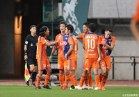 右サイドからのクロスを河田 篤秀（#9）が右足で合わせてホームの新潟が先制！【明治安田Ｊ２ 第32節 新潟vs岐阜】