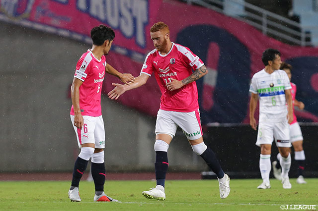 ソウザのミドルシュートがネットに突き刺さり、再びＣ大阪がリードを奪う【ルヴァンカップ 準々決勝　第2戦 Ｃ大阪vs湘南】