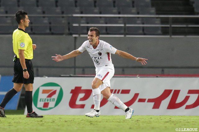 安部 裕葵のパスに抜け出したセルジーニョがGKと1対1の形になると、左足でゴール右隅に流し込み鹿島が大きな3点目を奪う【ルヴァンカップ 準々決勝　第2戦 川崎Ｆvs鹿島】