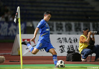 この試合でもセットプレーから精度の高いボールを供給した平戸 太貴（町田）【明治安田Ｊ２ 第32節 町田vs水戸】