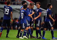 前半19分、CKに佐々木 翔(広島/#4)が頭で合わせたボールが相手DFに当たりゴールに吸い込まれ、日本が先制する【国際親善試合:日本vsコスタリカ】