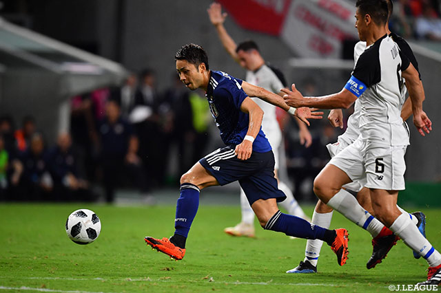 南野と2トップを組んだ小林 悠（川崎Ｆ）。前線からの守備や、味方への落としなど献身的なプレーが見られる【国際親善試合：日本vsコスタリカ】