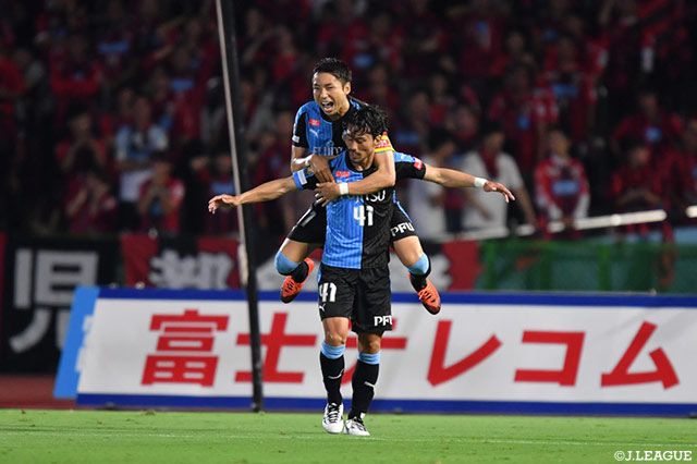 家長 昭博（#41）が左足でコースを狙ってシュートを放ちホームの川崎Ｆが先制に成功【明治安田Ｊ１ 第26節 川崎Ｆvs札幌】