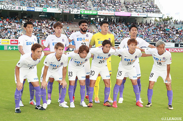 広島のスターティングメンバー。日本代表で活躍した青山 敏弘や佐々木 翔が名を連ねた【明治安田Ｊ１ 第26節 鳥栖vs広島】