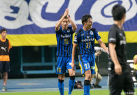 藤本 憲明（大分/#10）は21分、55分にゴールを奪い、勝利に貢献した【明治安田Ｊ２ 第33節 大分vs讃岐】