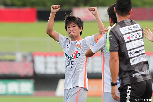 こぼれ球に反応した有永 一生（長野）がダイレクトシュートを沈め、前半終了間際に先制ゴールを奪取！【明治安田Ｊ３ 第23節 福島vs長野】