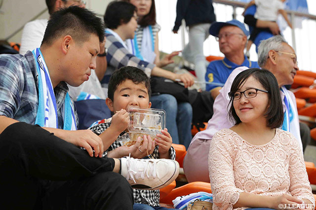 試合前にしっかり腹ごしらえして応援だ！【明治安田Ｊ３ 第24節 沼津vs藤枝】