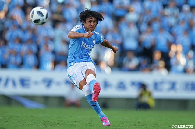 古巣との一戦に挑む中村 俊輔（磐田）。この左足でチームを勝利に導けるか【明治安田Ｊ１ 第27節 磐田vs横浜FM】