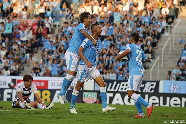 後半23分、勢いよく走り込んだ川又 堅碁（磐田/#20）が右からのクロスに強引に頭で合わせ同点ゴールを獲得！【明治安田Ｊ１ 第27節 磐田vs横浜FM】