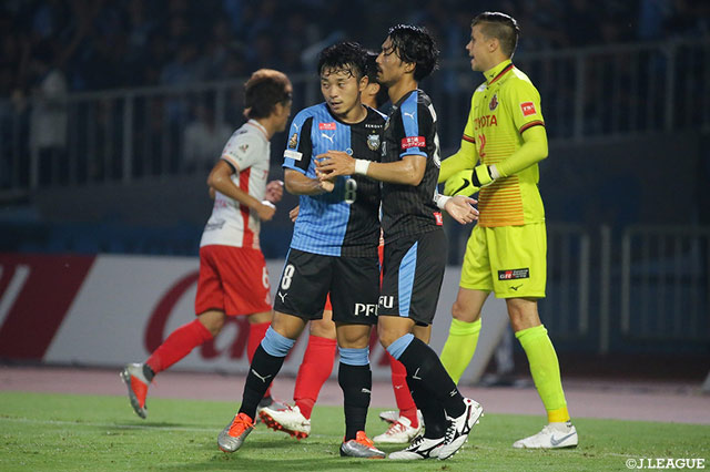 和泉 竜司（名古屋）のクリアがそのままゴールへ。川崎Ｆが思わぬ形で先制点を獲得【明治安田Ｊ１ 第27節 川崎Ｆvs名古屋】