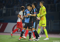 和泉 竜司(名古屋)のクリアがそのままゴールへ。川崎Fが思わぬ形で先制点を獲得【明治安田J1 第27節 川崎Fvs名古屋】