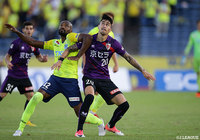 前節スーパーゴールを決めたカイオ（京都）だが、この日は不発に終わった【明治安田Ｊ２ 第34節 京都vs栃木】