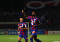 PA付近でパスを受けたジュニオール バホス(甲府/#29)が強烈なシュートでニアを撃ち抜き、試合開始早々に先制ゴールを獲得!【明治安田J2 第34節 甲府vs岡山】