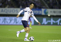 こぼれ球に反応した髙萩 洋次郎(FC東京)がシュートを放つも惜しくもゴール上に外れる【明治安田J1 第27節 広島vsFC東京】