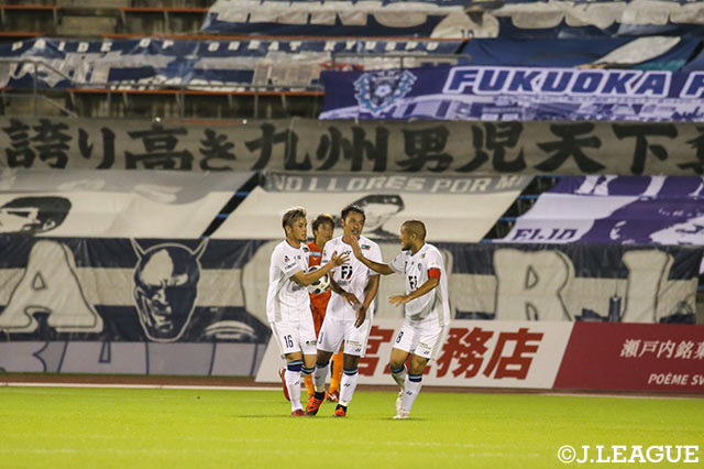 石津 大介のヘディングシュートが決まり、福岡が試合を振り出しに戻す！【明治安田Ｊ２ 第34節 愛媛vs福岡】