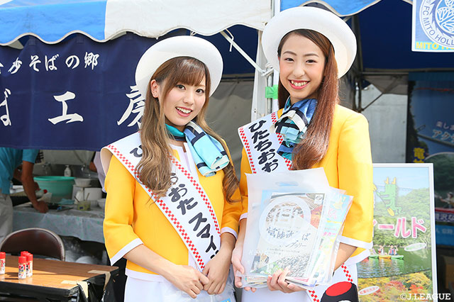 「ひたちおおたスマイルメイツ」のお二人が常陸太田市の観光や魅力を伝えます♪【明治安田Ｊ２ 第34節 水戸vs新潟】