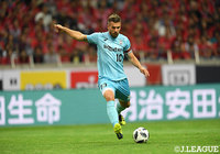 イニエスタ不在のなか攻撃の中心として仲間を鼓舞しチームを引っ張ったルーカス ポドルスキ(神戸)【明治安田J1 第27節 浦和vs神戸】