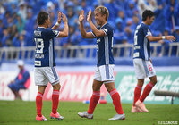 前半21分、山中 亮輔（#24）が思い切りよく左足を振り抜くと低い弾道のシュートがネットに突き刺さり横浜FMが先制！山中は2試合連続ゴール！【明治安田Ｊ１ 第28節 横浜FMvs仙台】