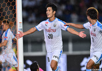 前半35分のCKをフリーの知念 慶（川崎Ｆ/#20）が押し込み先制点をゲット！知念は今季3ゴール目【明治安田Ｊ１ 第28節 長崎vs川崎Ｆ】