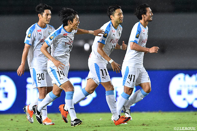 前半の内に小林 悠（川崎Ｆ/#11）が追加点を奪いリードを広げる【明治安田Ｊ１ 第28節 長崎vs川崎Ｆ】