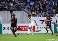 久々の先発出場となったタイの英雄 ティーラシン(広島)は85分までプレー【明治安田J1 第28節 G大阪vs広島】