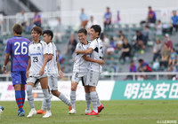 前半6分、相手GKの弾いたボールに中村 敬斗（Ｇ大23）が詰め先制ゴールを獲得！【明治安田Ｊ３ 第25節 F東23vsG大23】