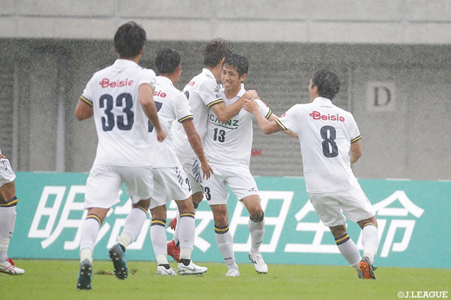 83分に待望の先制点を奪った久木田 紳吾（群馬/#13）。これが今季初ゴールとなった【明治安田Ｊ３ 第25節 相模原vs群馬】