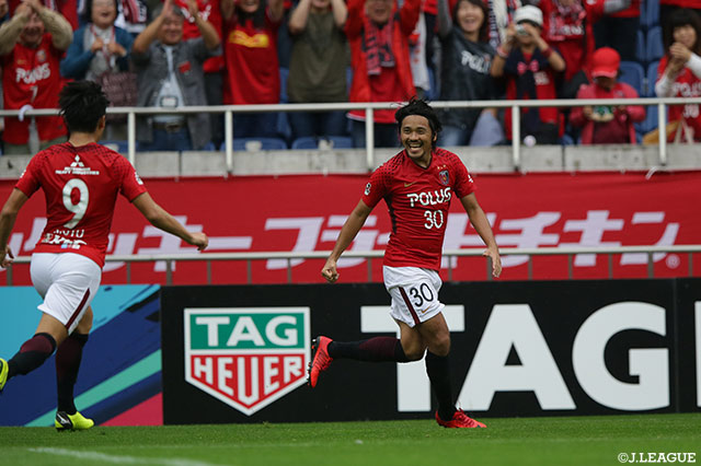 41分に興梠 慎三が左足でのループシュートを沈め、ホームの浦和が逆転に成功！【明治安田Ｊ１ 第28節 浦和vs柏】