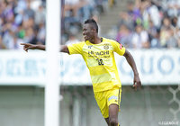 スルーパスに抜け出したオルンガがペナルティエリア手前から左足を振り抜く！これが決まり柏が前半だけで3点をリード【明治安田Ｊ１ 第29節 広島vs柏】