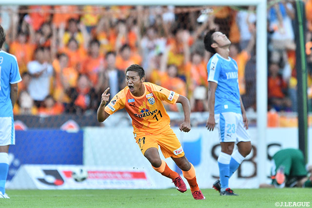 試合を締めくくるバースデーゴールを奪った村田 和哉（清水）【明治安田Ｊ１ 第29節 清水vs磐田】