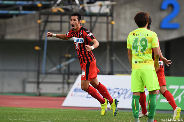 7試合ぶりの勝利を目指す熊本が前半早々のCKから先制！鈴木 翔登はこれがシーズン2得点目【明治安田Ｊ２ 第36節 熊本vs千葉】