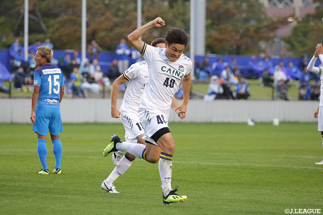 52分に今季初ゴールを挙げた小柳 達司（群馬）が喜びを爆発させる！【明治安田Ｊ３ 第26節 秋田vs群馬】