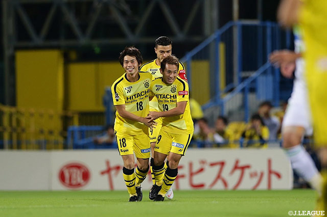 開始1分、瀬川 祐輔（柏/#18）が電光石火の先制点を獲得！【ルヴァンカップ 準決勝　第1戦 柏vs湘南】