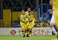 開始1分、瀬川 祐輔（柏/#18）が電光石火の先制点を獲得！【ルヴァンカップ 準決勝　第1戦 柏vs湘南】