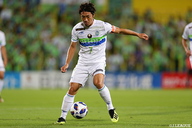 湘南はここまでチームトップとなる4ゴールを決めている梅崎 司を中心に攻撃を展開する【ルヴァンカップ 準決勝　第1戦 柏vs湘南】