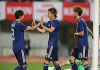 後半20分、南野のシュートはGKに阻まれるも、こぼれ球に伊東 純也（柏/真ん中）が反応！一度はDFにブロックされるも、伊東が再度押し込んで追加点を奪取！【国際親善試合 日本vsパナマ】