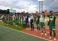 岐阜が14試合ぶりに白星を挙げる！選手たちは根気強く応援してくれたサポーターに勝利の報告【明治安田Ｊ２ 第37節 岐阜vs岡山】