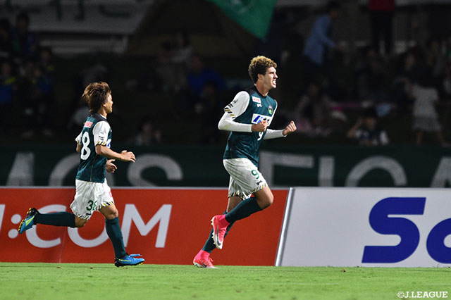 後半6分、ジョン ガブリエル（相模原/#9）のヘディングシュートがネットに突き刺さり待望の先制点を獲得！【明治安田Ｊ３ 第27節 相模原vs北九州】