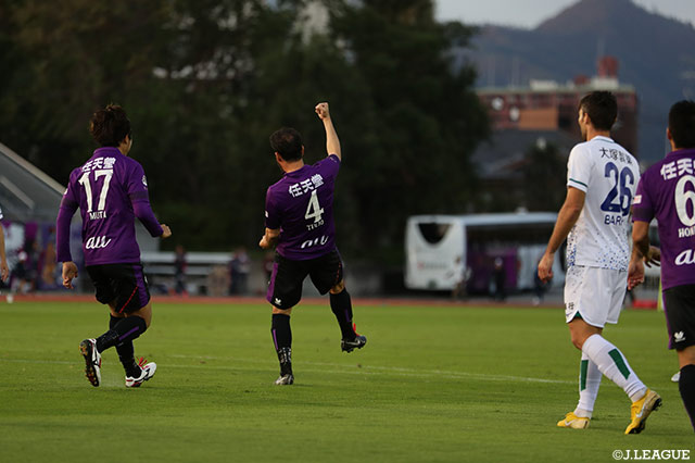 この試合でＪ２通算100試合出場達成の田中 マルクス闘莉王（京都/#4）が開始3分に先制点を獲得！【明治安田Ｊ２ 第37節 京都vs徳島】