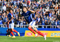 第1戦で決勝ゴールを挙げていたウーゴ ヴィエイラ（横浜FM）がこぼれ球に反応し、右足を振り抜き先制点を獲得！【ルヴァンカップ 準決勝　第2戦 横浜FMvs鹿島】