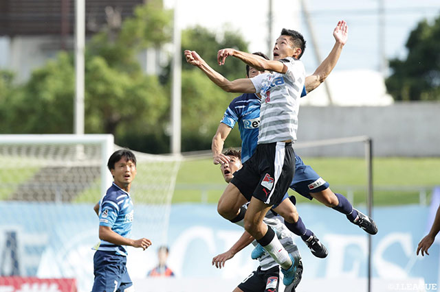 チーム内得点王の安 柄俊（熊本）のボールを集めるもゴールには繋がらない【明治安田Ｊ２ 第37節 讃岐vs熊本】