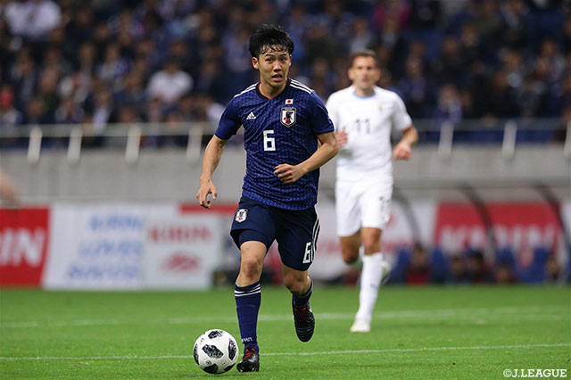 ボランチの一角で終始安定したプレーを披露した遠藤 航。スタメン定着へアピールした【国際親善試合 日本vsウルグアイ】
