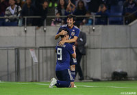 先制弾を決めた南野 拓実(#9)が66分にもゴール!中島 翔哉が笑顔で迎える場面も!【国際親善試合 日本vsウルグアイ】