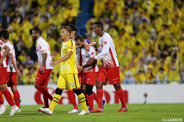 前半35分、左サイドからのパスにジョー（名古屋/#7）が合わせ先制点をゲット！【明治安田Ｊ１ 第30節 柏vs名古屋】