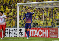 ランゲラック（名古屋）はこの日もビッグセーブを連発し、柏の攻撃を跳ね返し続けた【明治安田Ｊ１ 第30節 柏vs名古屋】