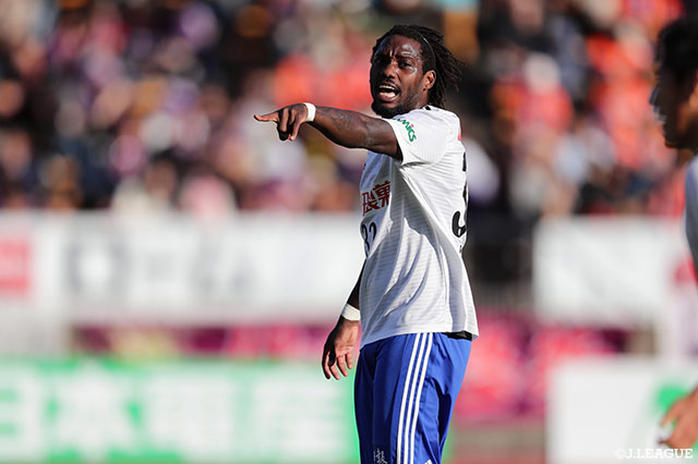 カウエが豪快なヘディングを叩き込み、新潟が先制に成功した【明治安田Ｊ２ 第38節 京都vs新潟】